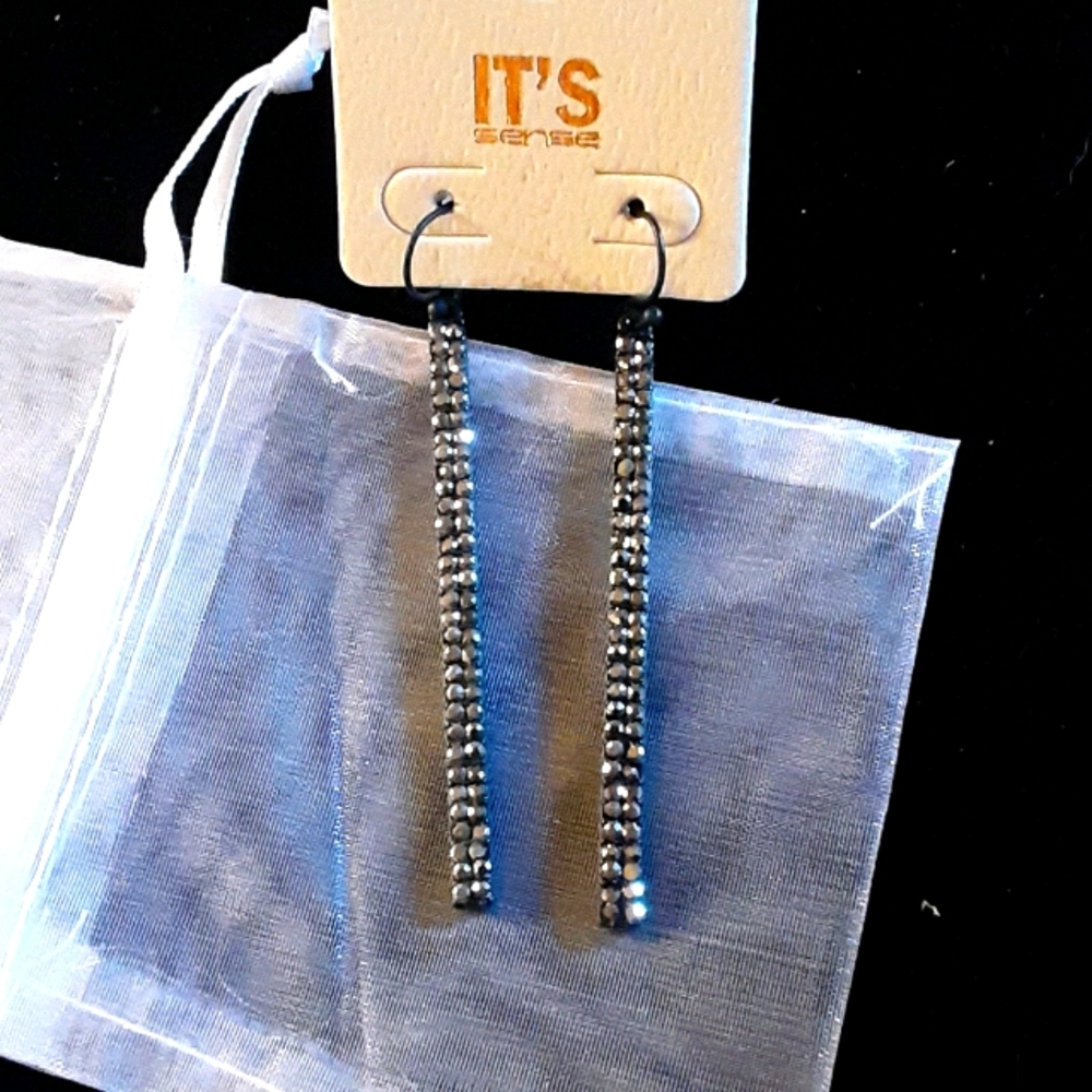 Sparkly bar earrings